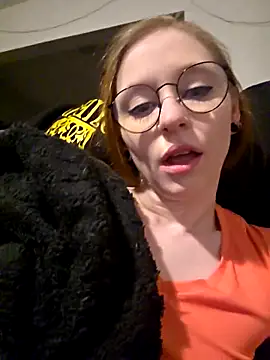 Snapshot of LilyFoxxx chatting on 02/25/26, 01:15 LilyFoxxx online show from 02/25/26, 01:15