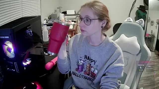 Snapshot of LilyFoxxx chatting on 03/02/26, 06:14 LilyFoxxx online show from 03/02/26, 06:14