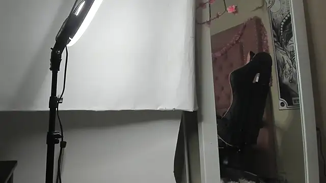 Snapshot of ened_nessa chatting on 02/28/25, 07:05 ened nessa online show from 02/28/25, 07:05