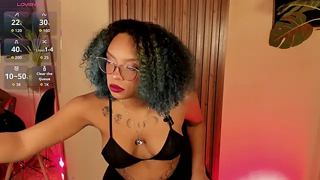 Snapshot of ened_nessa chatting on 09/26/25, 12:42 ened nessa online show from 09/26/25, 12:42