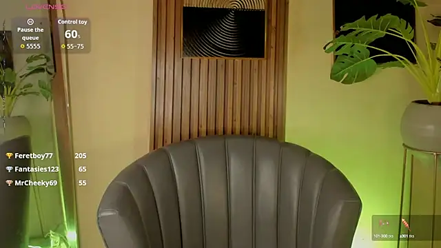 Snapshot of ened_nessa chatting on 10/10/25, 01:10 ened nessa online show from 10/10/25, 01:10