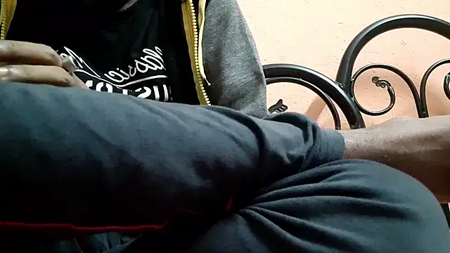 Snapshot of savage_lucifer8 chatting on 12/04/24, 08:18 savage lucifer8 online show from 12/04/24, 08:18