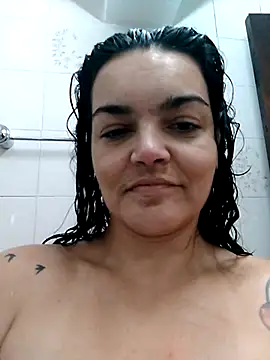 Snapshot of escritorasafada chatting on 02/21/25, 04:05 escritorasafada online show from 02/21/25, 04:05