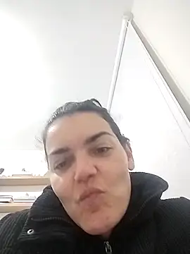 Snapshot of escritorasafada chatting on 09/27/25, 04:06 escritorasafada online show from 09/27/25, 04:06