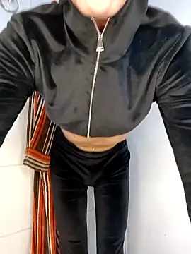 Snapshot of Skinnyshiny_boy chatting on 01/07/26, 12:51 Skinnyshiny boy online show from 01/07/26, 12:51