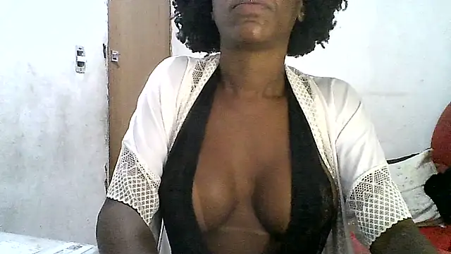 Snapshot of maisinha3193 chatting on 07/28/26, 02:40 maisinha3193 online show from 07/28/26, 02:40