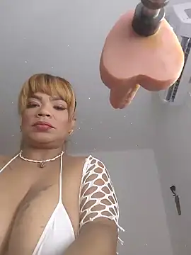 Snapshot of milf_venus chatting on 05/22/26, 08:25 milf venus online show from 05/22/26, 08:25