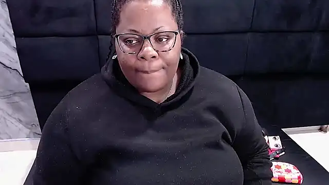 Snapshot of rocio_bbw_ chatting on 09/23/25, 03:42 rocio bbw  online show from 09/23/25, 03:42