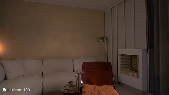 paulacora100 online show from 09/08/25, 10:20