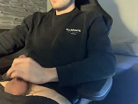 Snapshot of taallguyy_196 chatting on 03/08/25, 07:16 taallguyy 196 online show from 03/08/25, 07:16