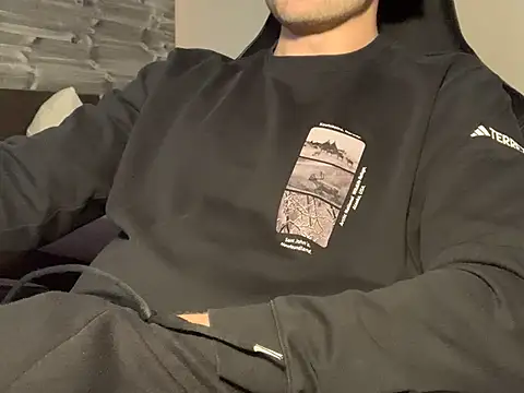 Snapshot of taallguyy_196 chatting on 03/12/25, 06:00 taallguyy 196 online show from 03/12/25, 06:00