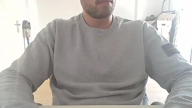 Snapshot of taallguyy_196 chatting on 09/18/25, 04:20 taallguyy 196 online show from 09/18/25, 04:20