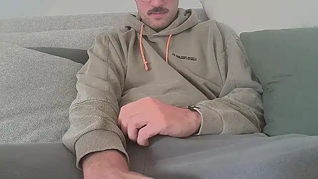 Snapshot of taallguyy_196 chatting on 09/28/25, 08:52 taallguyy 196 online show from 09/28/25, 08:52