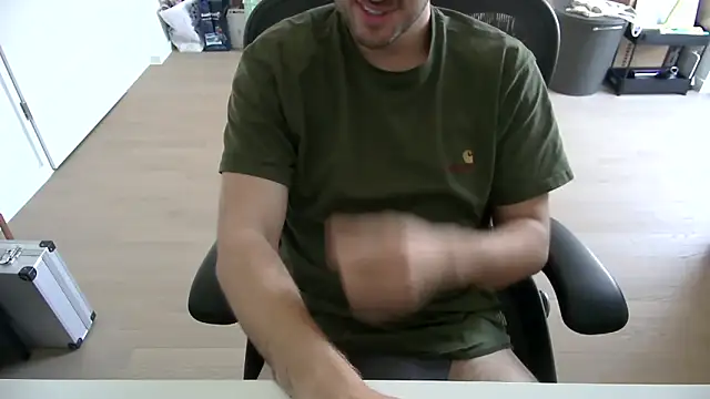 Snapshot of taallguyy_196 chatting on 11/07/25, 08:47 taallguyy 196 online show from 11/07/25, 08:47