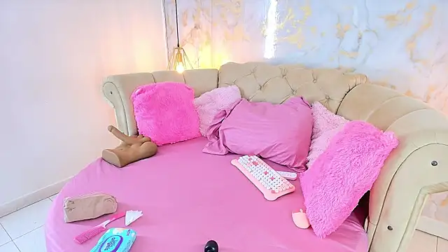 khloeblake online show from 04/18/26, 05:33