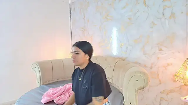 Snapshot of khloeblake chatting on 05/08/26, 05:35 khloeblake online show from 05/08/26, 05:35