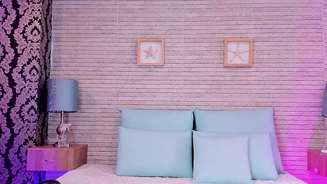 Catalinna Thompson online show from 12/29/24, 12:01