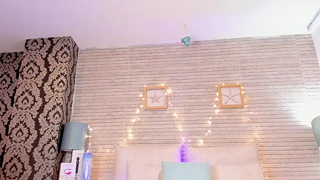 Catalinna Thompson online show from 02/02/25, 06:10