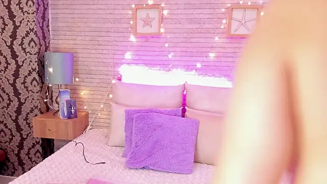 Catalinna Thompson online show from 03/04/25, 12:01