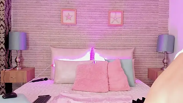 Catalinna Thompson online show from 03/18/25, 12:03