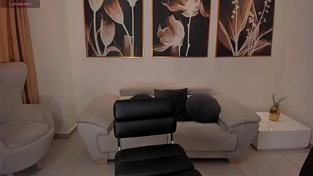 AlinaKravitz online show from 02/08/25, 11:44