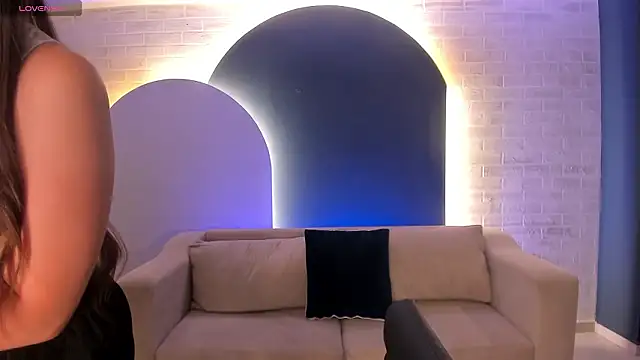 AlinaKravitz online show from 02/09/26, 12:09