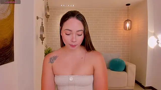 AlinaKravitz online show from 04/21/26, 06:01