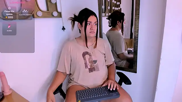 Valery Maravilla  online show from 01/27/25, 07:46