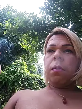 blondebitchlitle online show from 10/23/25, 03:00