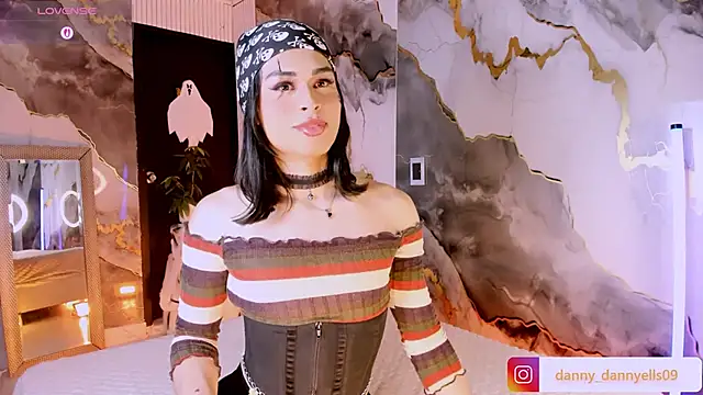 Snapshot of sweet_dannyfem chatting on 10/30/25, 05:42 sweet dannyfem online show from 10/30/25, 05:42