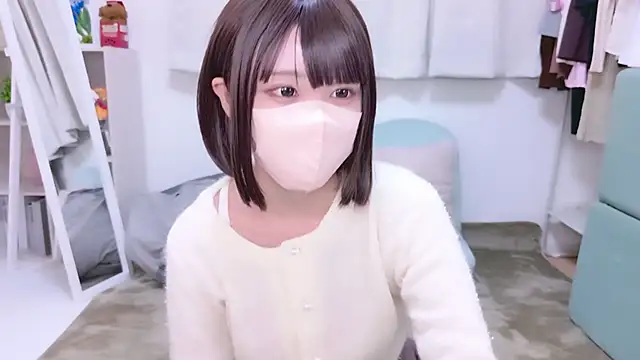 Snapshot of aki_zzz chatting on 10/18/25, 03:31 aki zzz online show from 10/18/25, 03:31