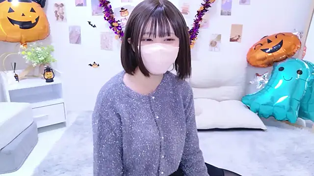 Snapshot of aki_zzz chatting on 10/27/25, 12:31 aki zzz online show from 10/27/25, 12:31