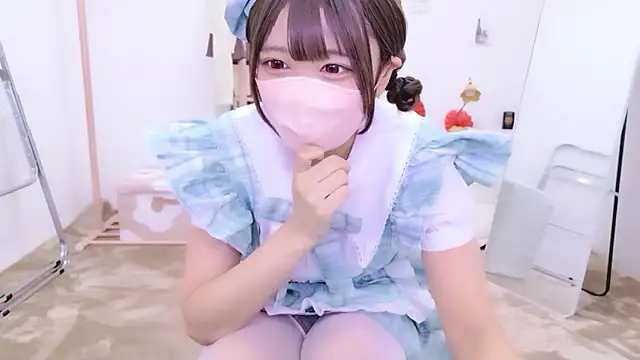 Snapshot of aki_zzz chatting on 04/17/26, 05:05 aki zzz online show from 04/17/26, 05:05