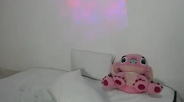 Snapshot of Nataly_Dolll chatting on 12/07/24, 06:43 Nataly Dolll online show from 12/07/24, 06:43