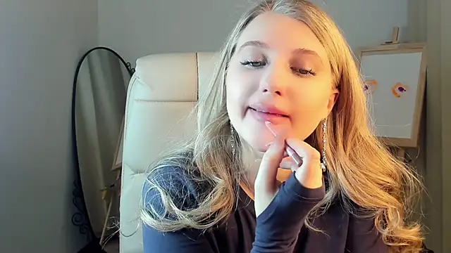 Snapshot of Evacadooo chatting on 01/30/25, 02:38 Evacadooo online show from 01/30/25, 02:38