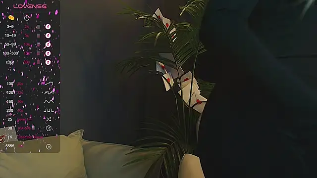 Snapshot of Evacadooo chatting on 02/07/25, 02:50 Evacadooo online show from 02/07/25, 02:50