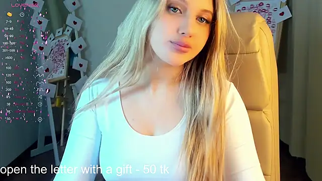 Snapshot of Evacadooo chatting on 02/18/25, 02:49 Evacadooo online show from 02/18/25, 02:49