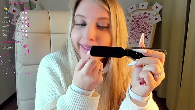 Snapshot of Evacadooo chatting on 02/22/25, 02:28 Evacadooo online show from 02/22/25, 02:28