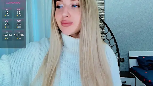 Snapshot of Evacadooo chatting on 10/26/25, 03:56 Evacadooo online show from 10/26/25, 03:56