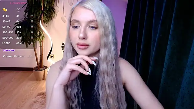 Evacadooo online show from 04/23/26, 03:52