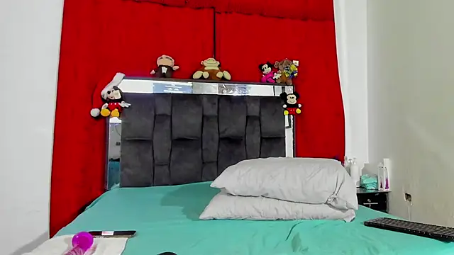 Snapshot of chloe_vasquez710 chatting on 01/04/25, 11:38 chloe vasquez710 online show from 01/04/25, 11:38