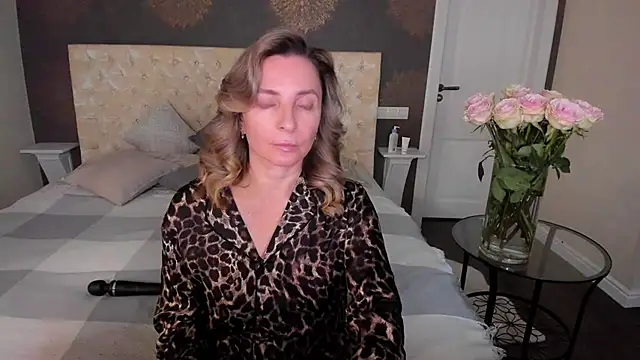 AllisonWilliams online show from 10/06/25, 04:37