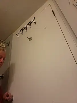 Yourfantasy1379 online show from 10/04/25, 01:58