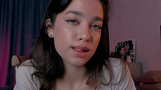 Snapshot of EmeliaReaper chatting on 10/14/25, 08:31 EmeliaReaper online show from 10/14/25, 08:31