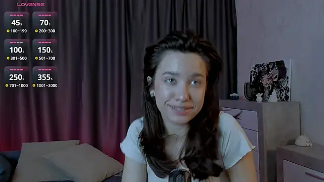 Snapshot of EmeliaReaper chatting on 10/30/25, 07:36 EmeliaReaper online show from 10/30/25, 07:36