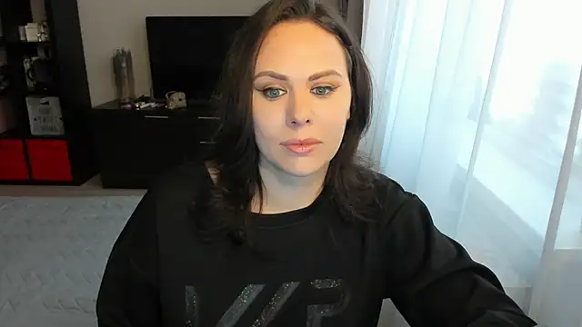 MollyCheiz online show from 11/04/25, 08:46