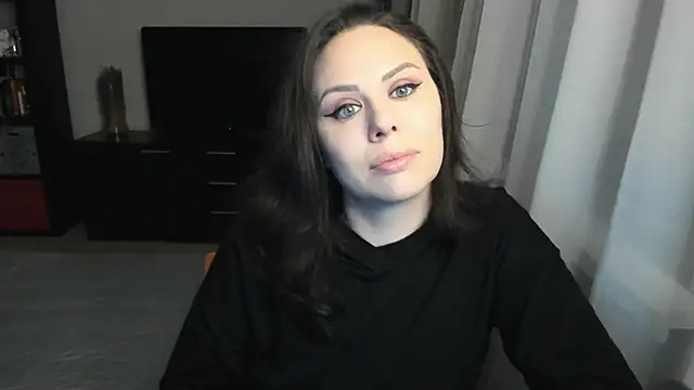 MollyCheiz online show from 11/17/25, 04:24