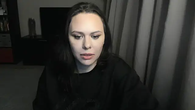 MollyCheiz online show from 12/13/25, 07:53