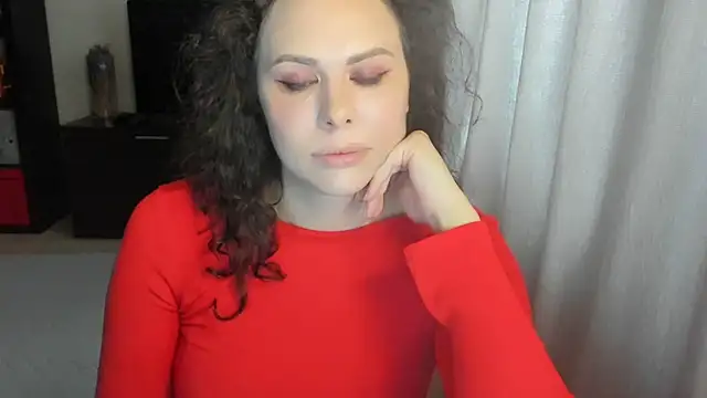 MollyCheiz online show from 06/15/26, 04:31