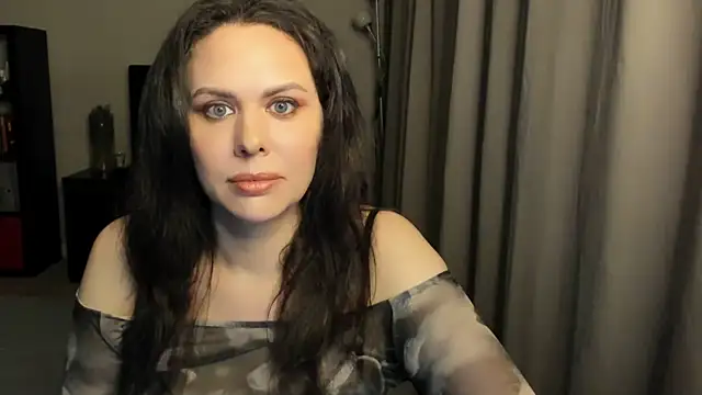 MollyCheiz online show from 07/18/26, 11:08